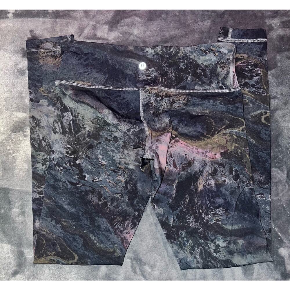 Lululemon leggings size 6